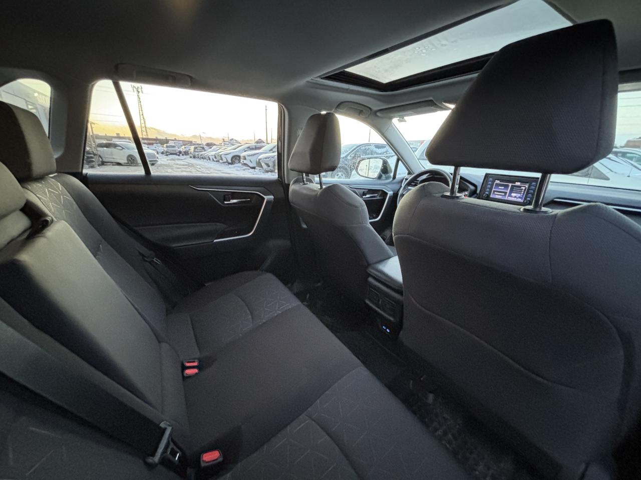 2022 Toyota RAV4 XLE AWD Photo