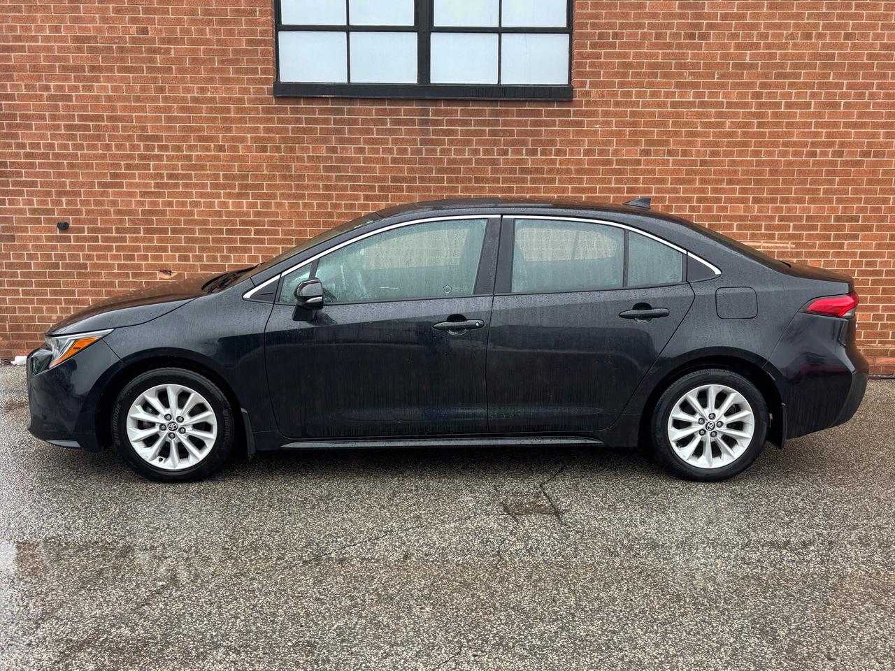 2020 Toyota Corolla XLE, Navigation, Leather, Roof Photo