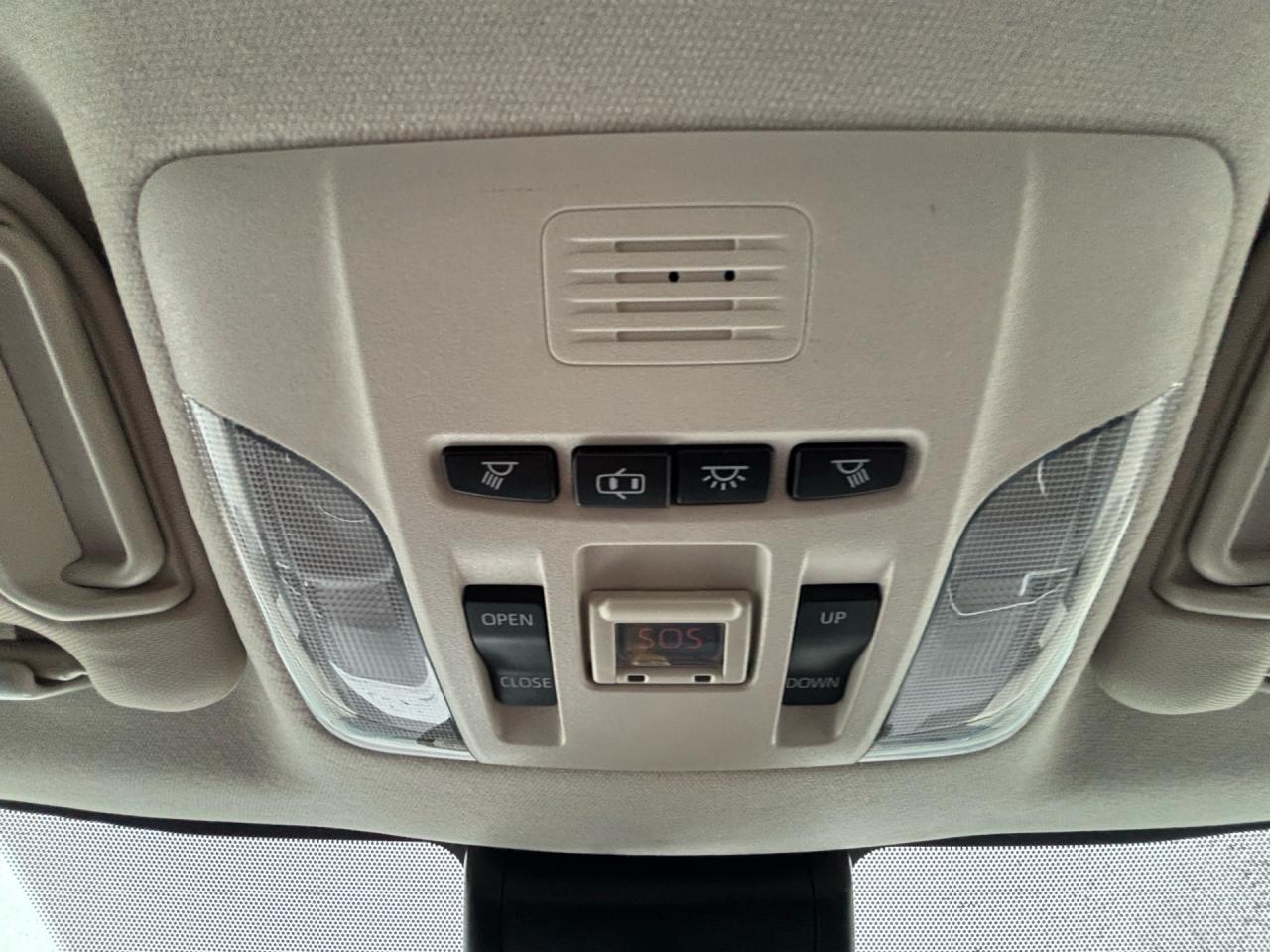 2020 Toyota Corolla XLE, Navigation, Leather, Roof Photo