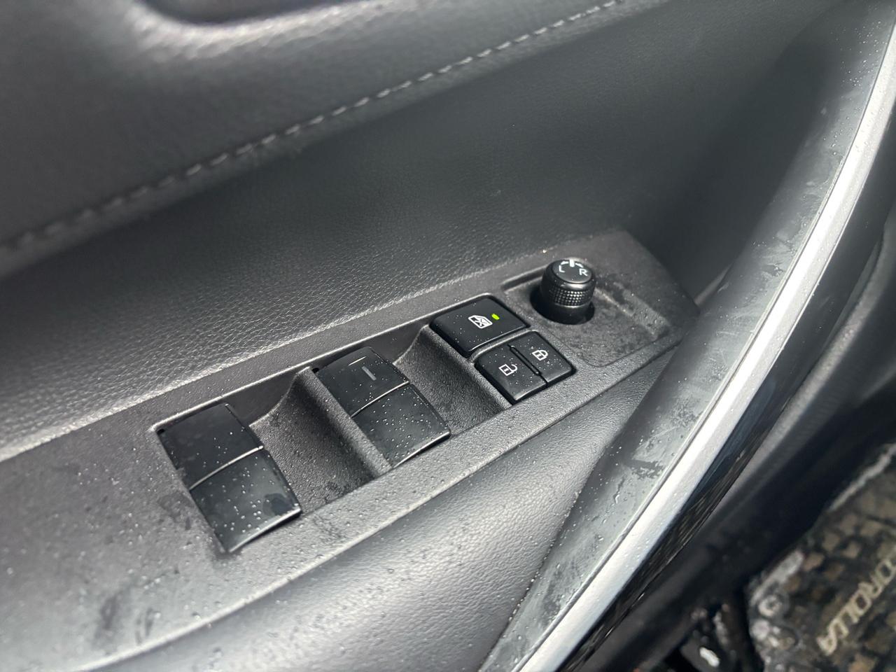 2020 Toyota Corolla XLE, Navigation, Leather, Roof Photo