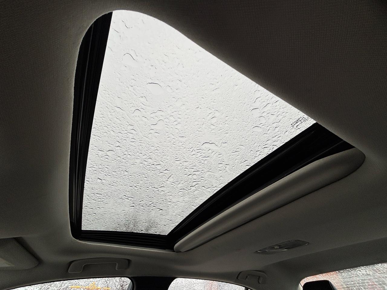 2020 Toyota Corolla XLE, Navigation, Leather, Roof Photo