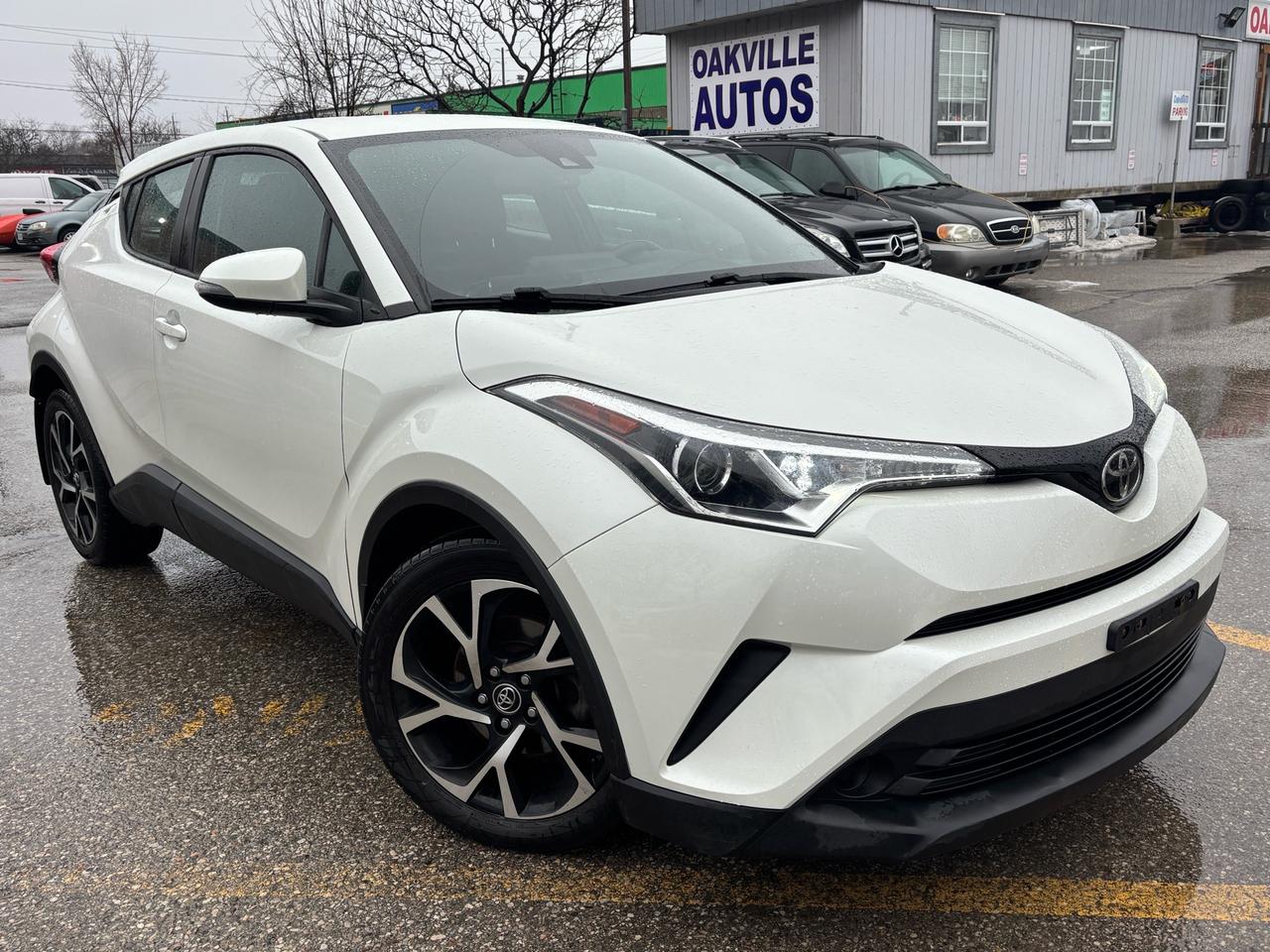 2018 Toyota C-HR Fwd Xle Photo
