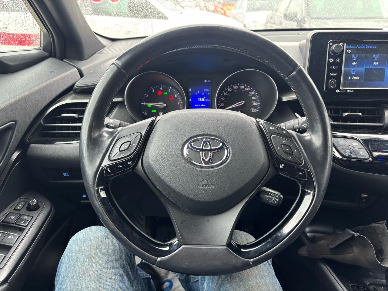 2018 Toyota C-HR Fwd Xle Photo