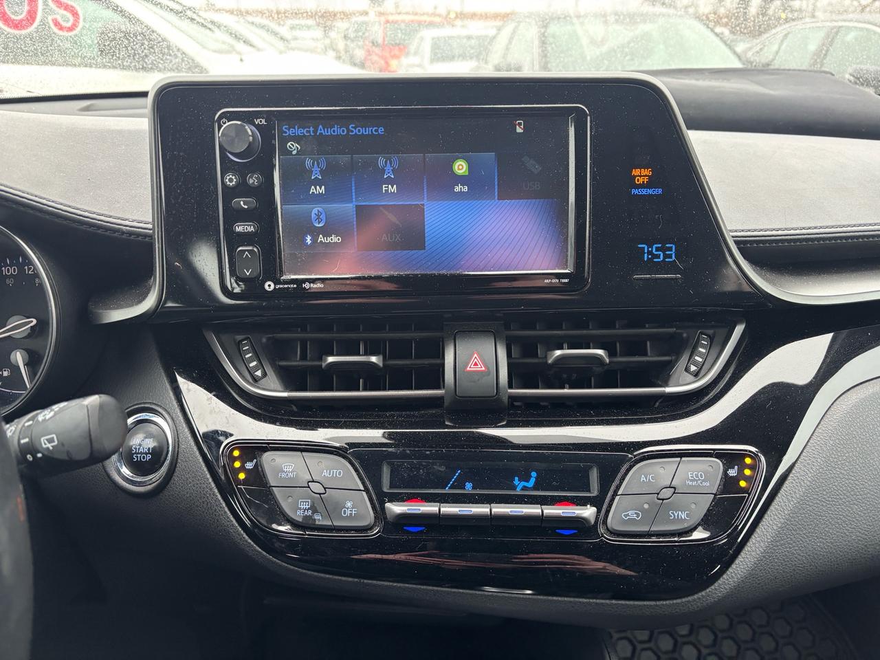 2018 Toyota C-HR Fwd Xle Photo