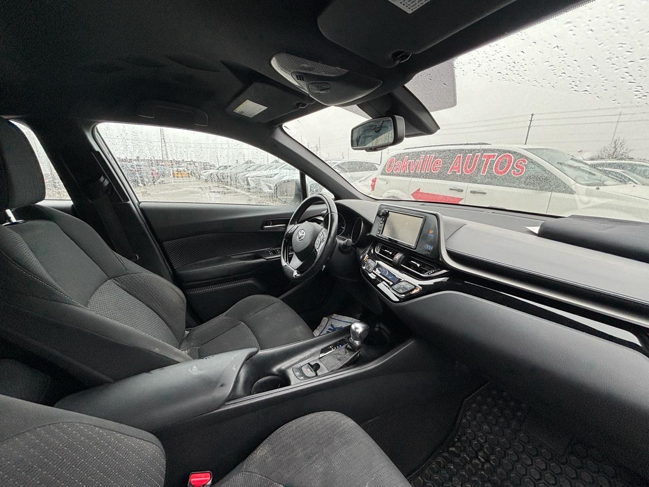 2018 Toyota C-HR Fwd Xle Photo