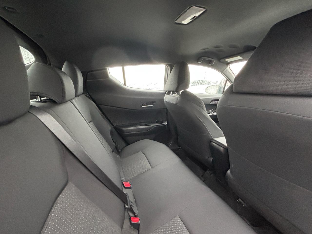 2018 Toyota C-HR Fwd Xle Photo