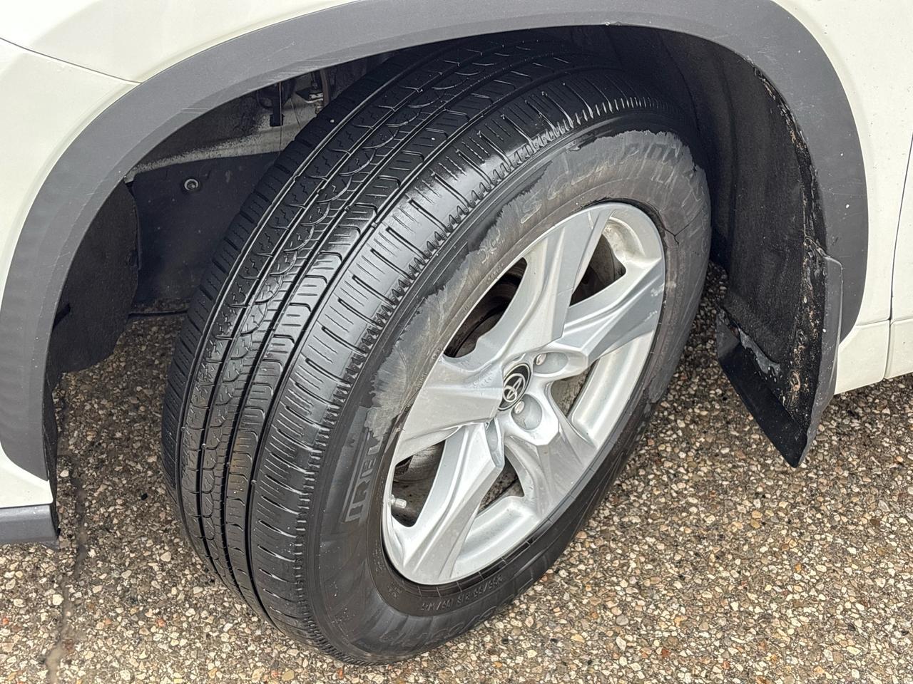 2020 Toyota Highlander LE AWD Photo