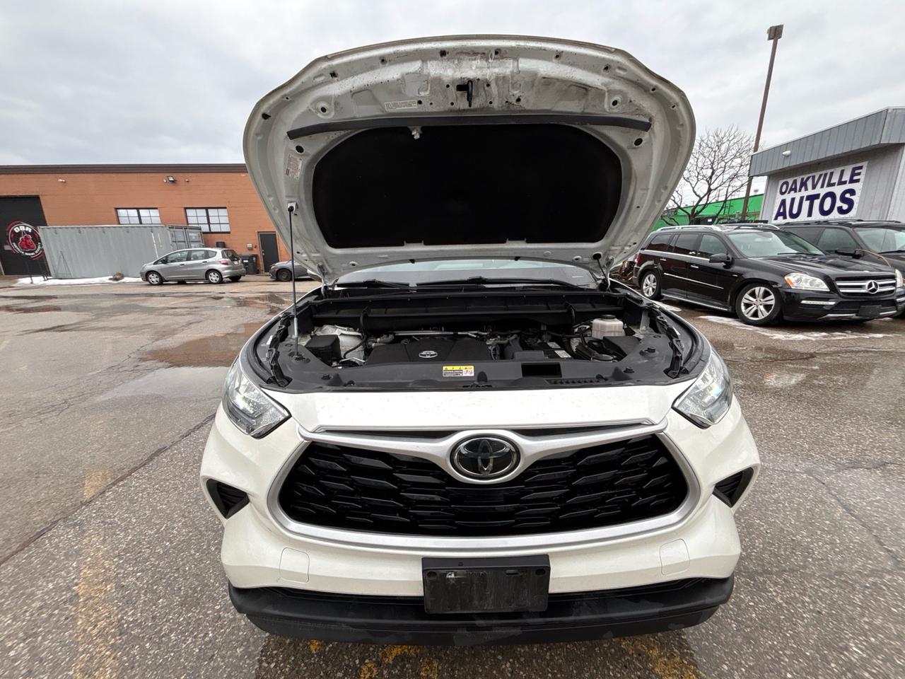 2020 Toyota Highlander LE AWD Photo