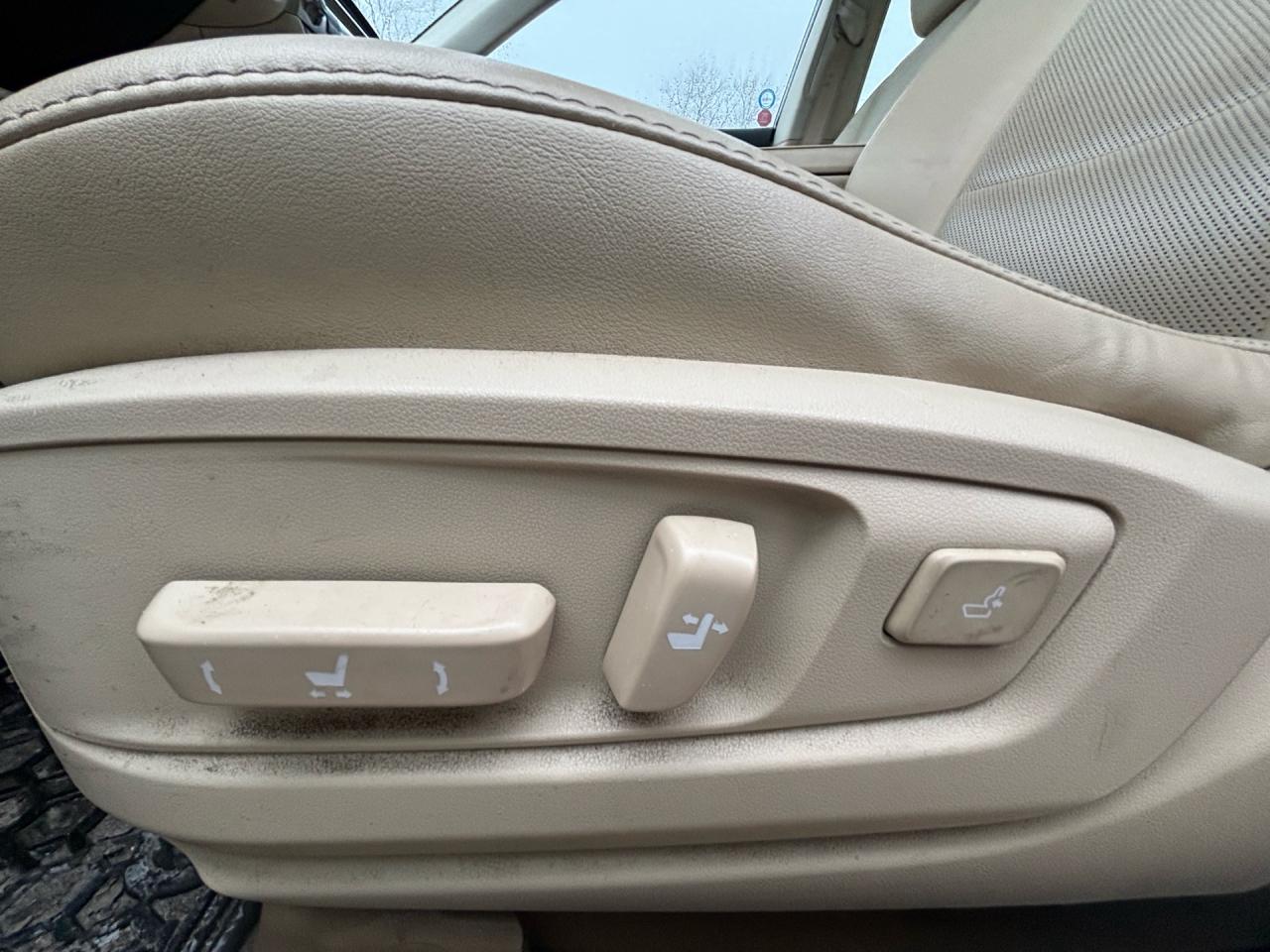 2014 Lexus ES 4DR SDN Photo