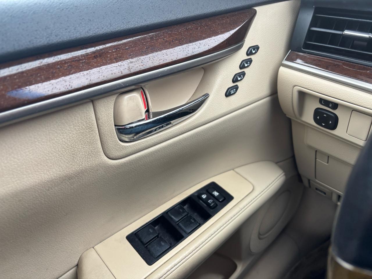 2014 Lexus ES 4DR SDN Photo