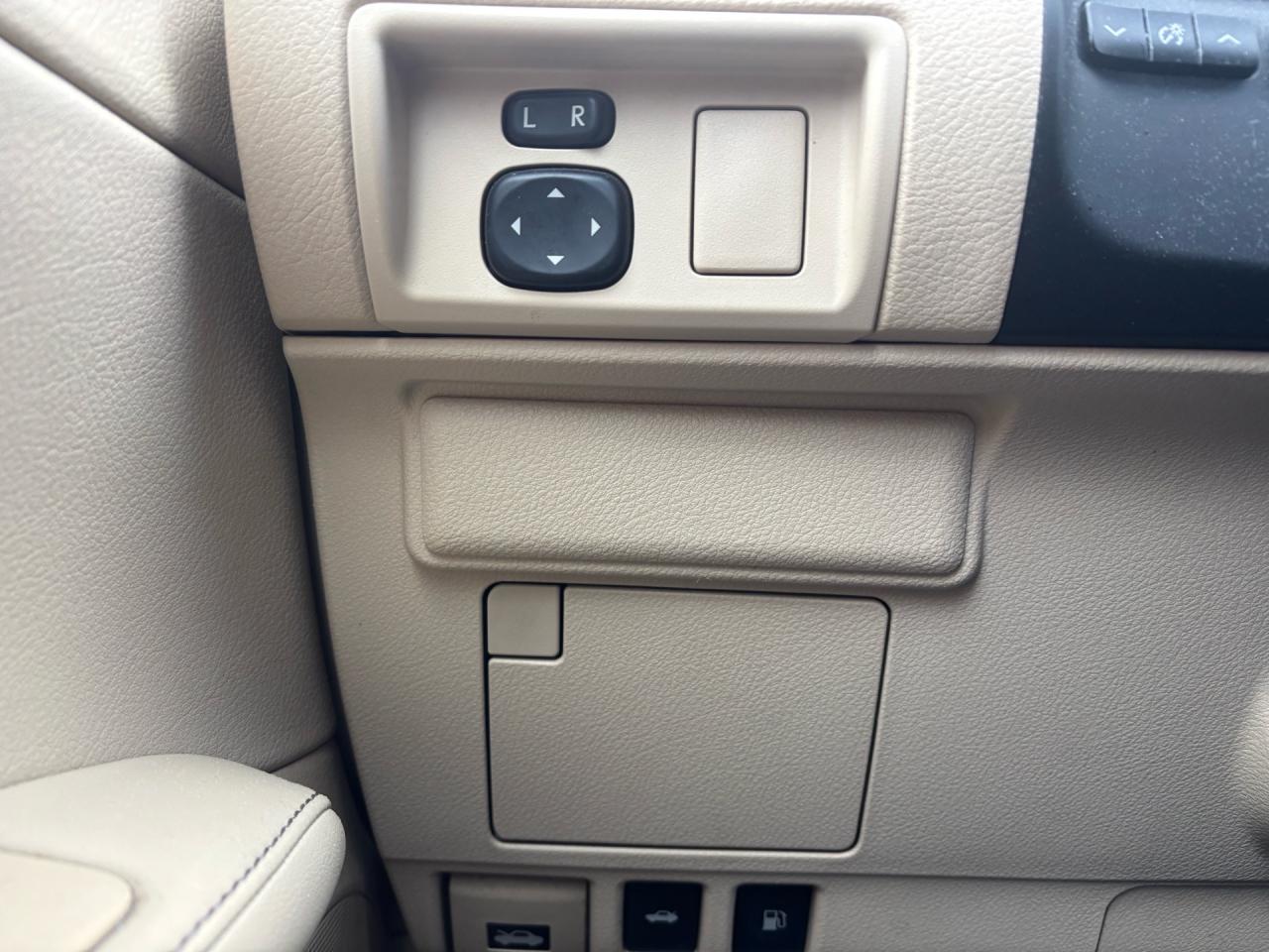 2014 Lexus ES 4DR SDN Photo