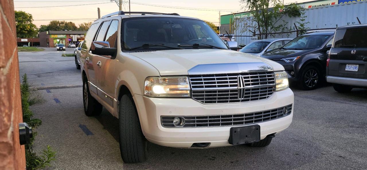 2010 Lincoln Navigator 4WD 4dr Ultimate Photo4