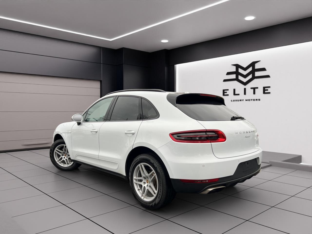 2018 Porsche Macan SPORT UTILITY - AWD - Navigation - Leather - Sunroof !! Photo