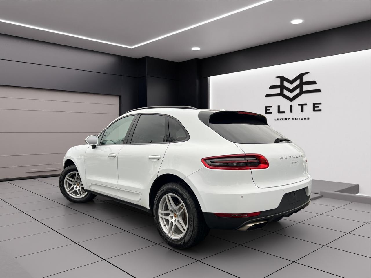 2018 Porsche Macan SPORT UTILITY - AWD - Navigation - Leather - Sunroof !! Photo