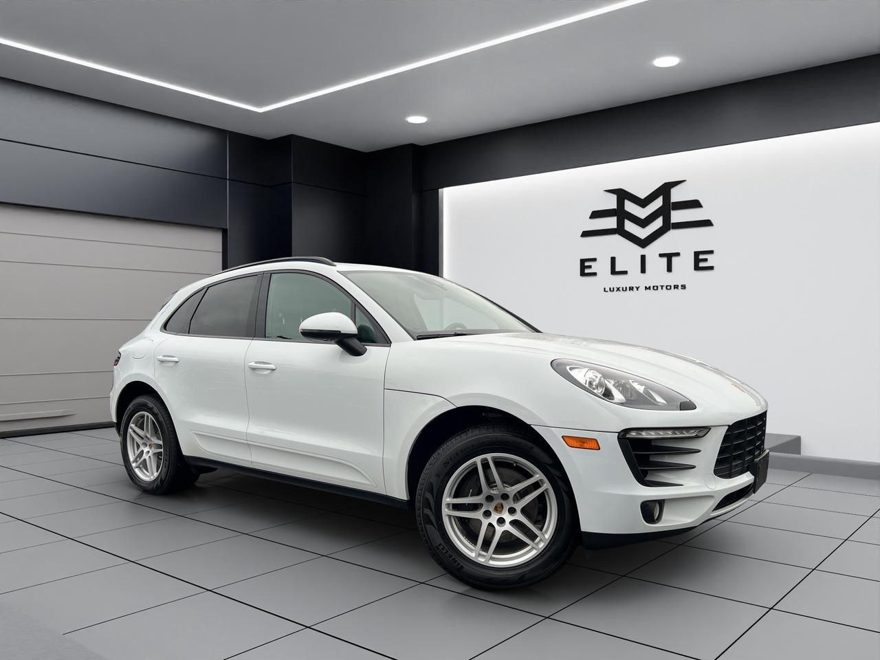 2018 Porsche Macan SPORT UTILITY - AWD - Navigation - Leather - Sunroof !! Photo