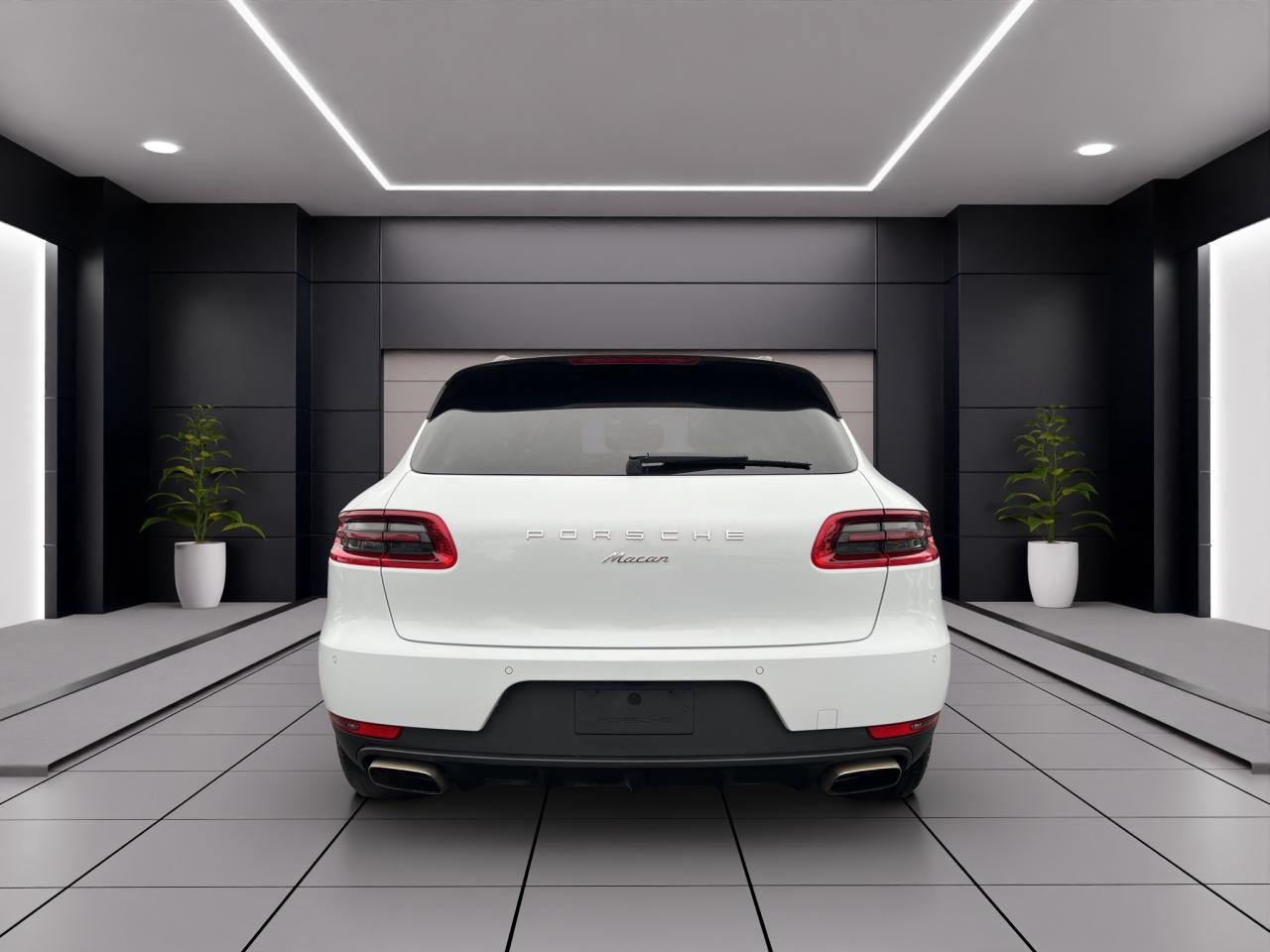 2018 Porsche Macan SPORT UTILITY - AWD - Navigation - Leather - Sunroof !! Photo