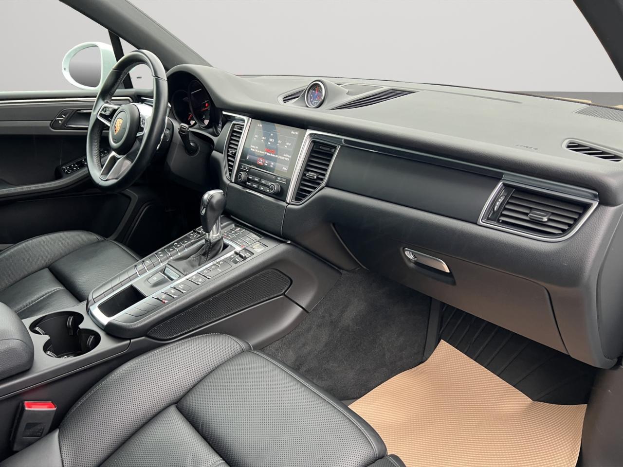 2018 Porsche Macan SPORT UTILITY - AWD - Navigation - Leather - Sunroof !! Photo