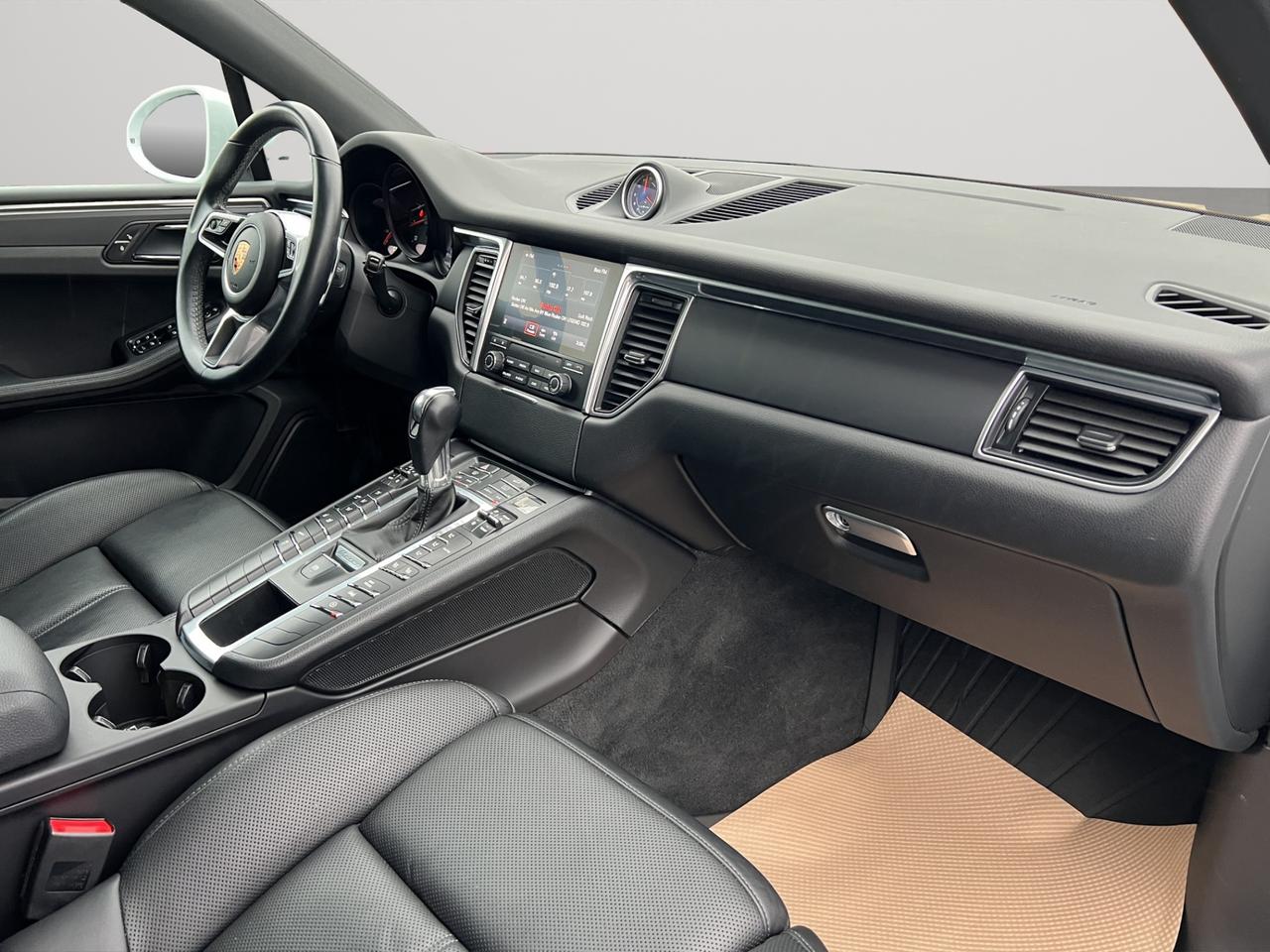 2018 Porsche Macan SPORT UTILITY - AWD - Navigation - Leather - Sunroof !! Photo