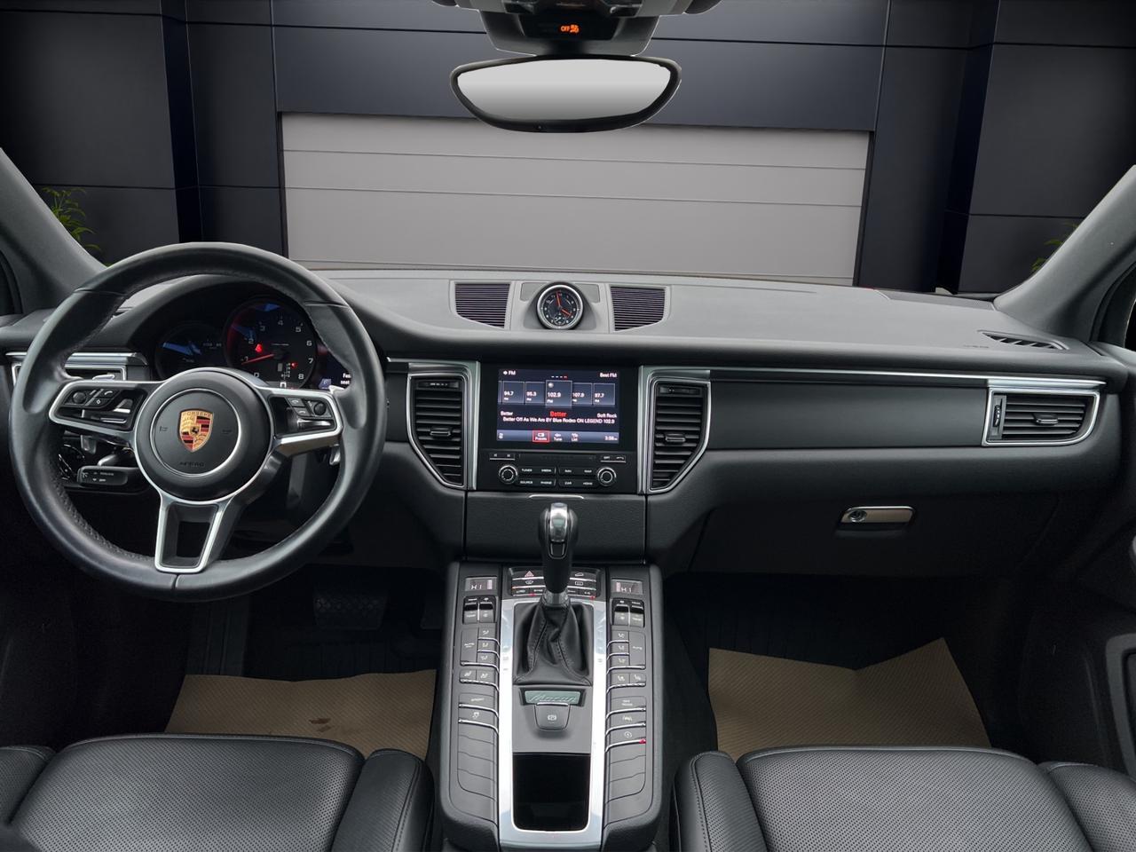 2018 Porsche Macan SPORT UTILITY - AWD - Navigation - Leather - Sunroof !! Photo