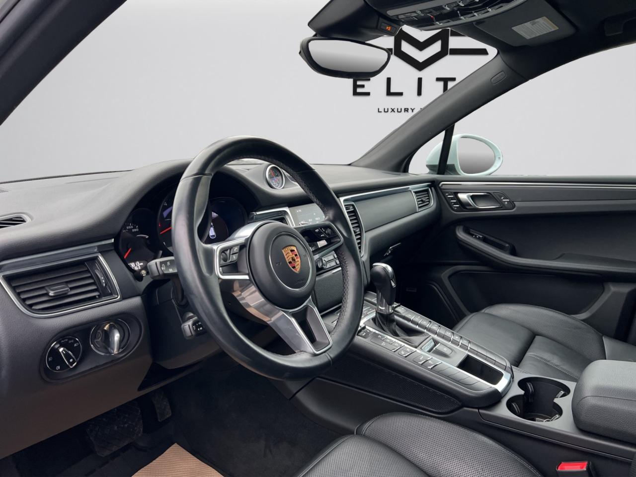 2018 Porsche Macan SPORT UTILITY - AWD - Navigation - Leather - Sunroof !! Photo