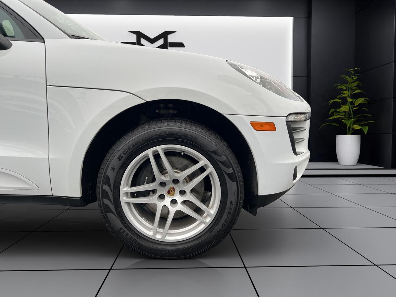 2018 Porsche Macan SPORT UTILITY - AWD - Navigation - Leather - Sunroof !! Photo