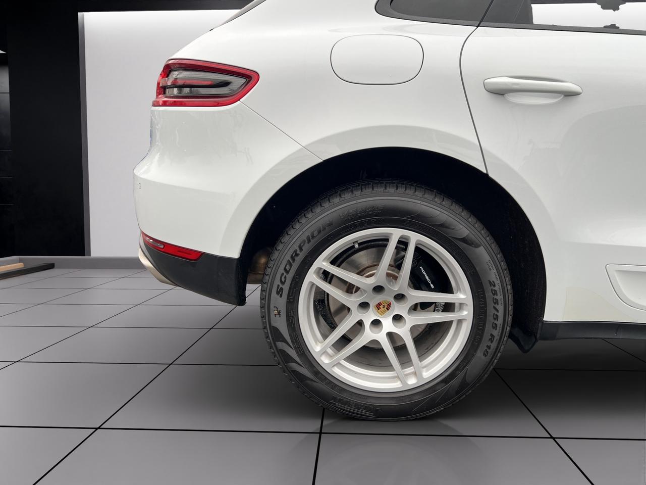 2018 Porsche Macan SPORT UTILITY - AWD - Navigation - Leather - Sunroof !! Photo