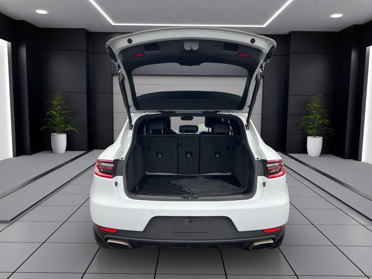 2018 Porsche Macan SPORT UTILITY - AWD - Navigation - Leather - Sunroof !! Photo