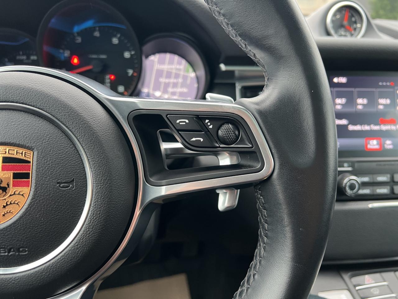 2018 Porsche Macan SPORT UTILITY - AWD - Navigation - Leather - Sunroof !! Photo