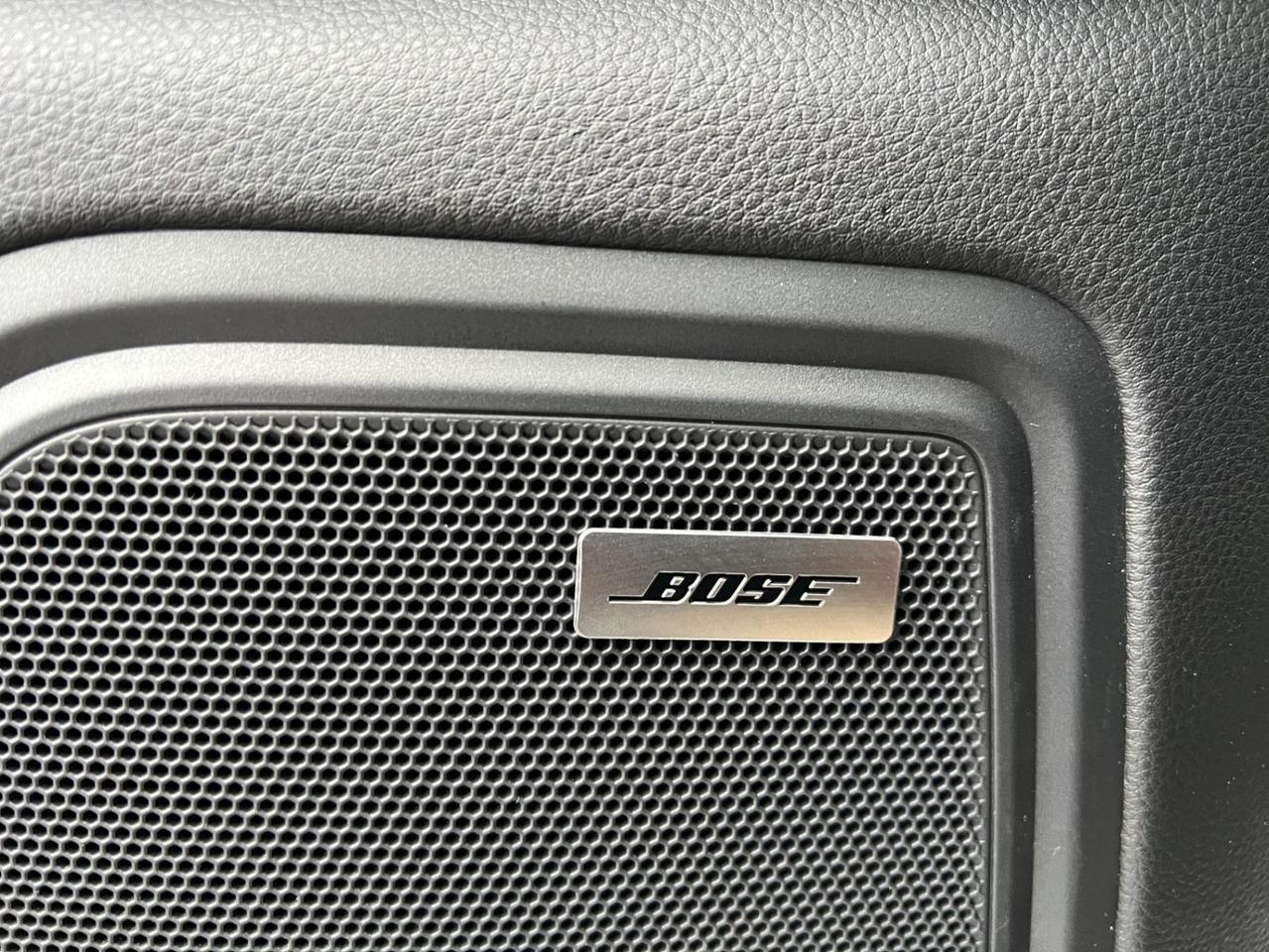 2018 Porsche Macan SPORT UTILITY - AWD - Navigation - Leather - Sunroof !! Photo