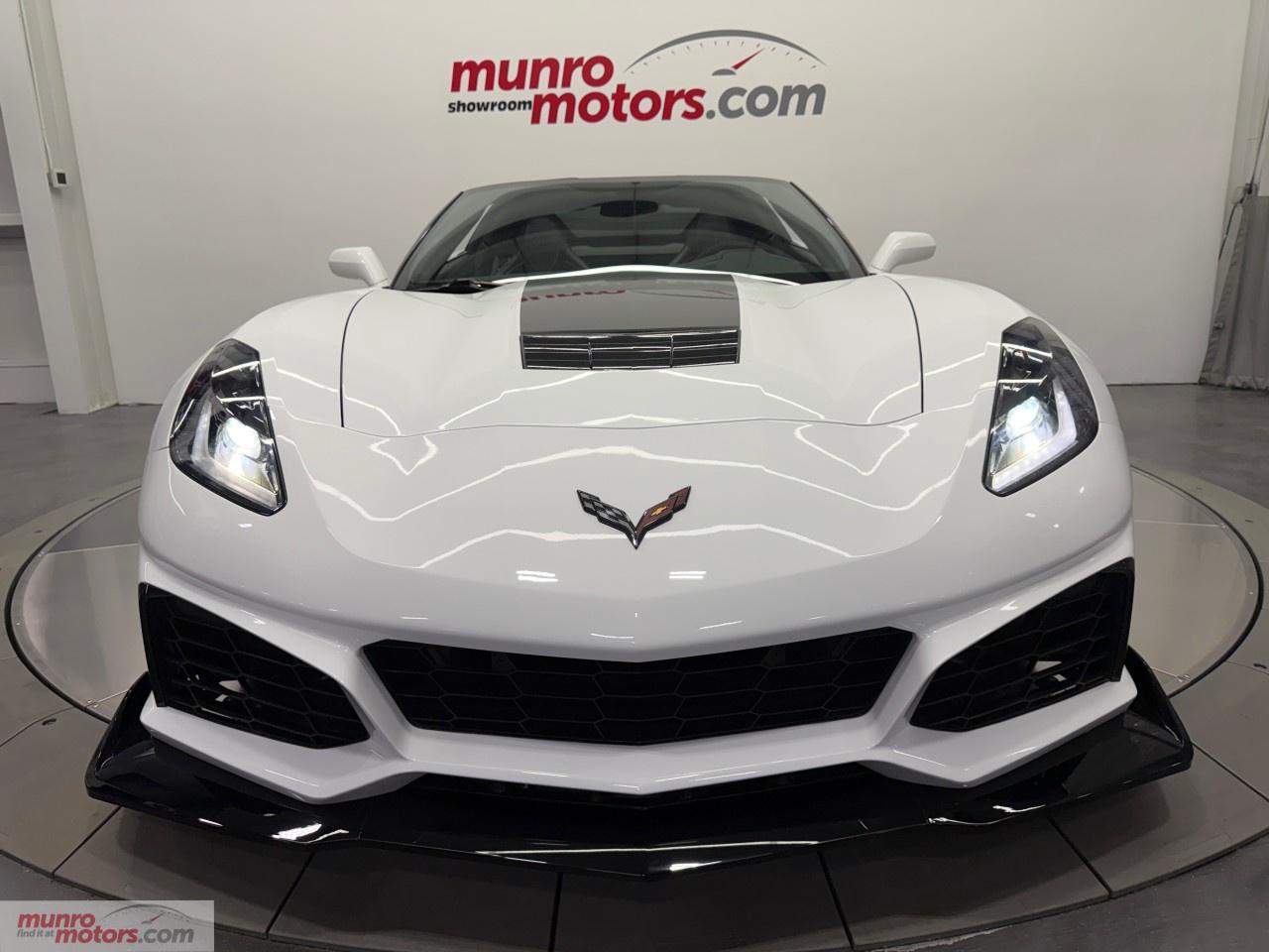 2019 Chevrolet Corvette Stingray Coupe 1LT Photo2