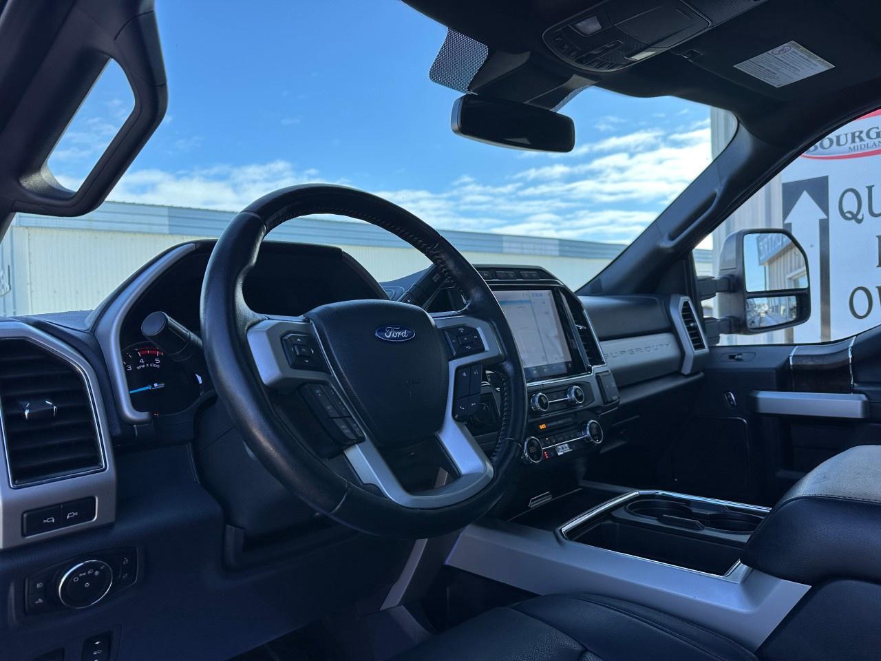 2022 Ford F-250 Super Duty SRW LARIAT 4WD SuperCab 6.75' Box Photo