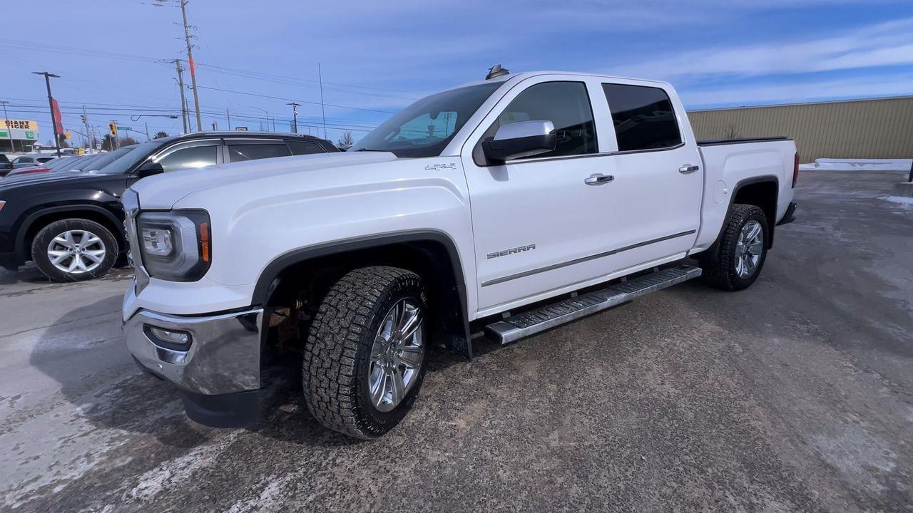 2018 GMC Sierra 1500 SLT 4X4, MOONROOF, HEATED STEERING WHEEL, HEATED LEATHER SEATS, BACK UP CAM, NAV!! Photo