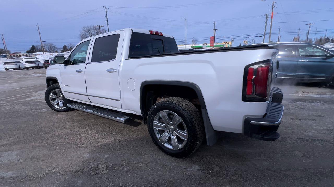 2018 GMC Sierra 1500 SLT 4X4, MOONROOF, HEATED STEERING WHEEL, HEATED LEATHER SEATS, BACK UP CAM, NAV!! Photo