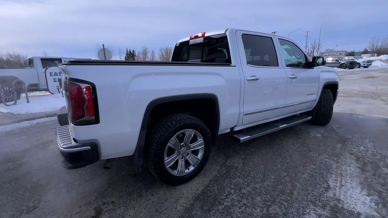 2018 GMC Sierra 1500 SLT 4X4, MOONROOF, HEATED STEERING WHEEL, HEATED LEATHER SEATS, BACK UP CAM, NAV!! Photo