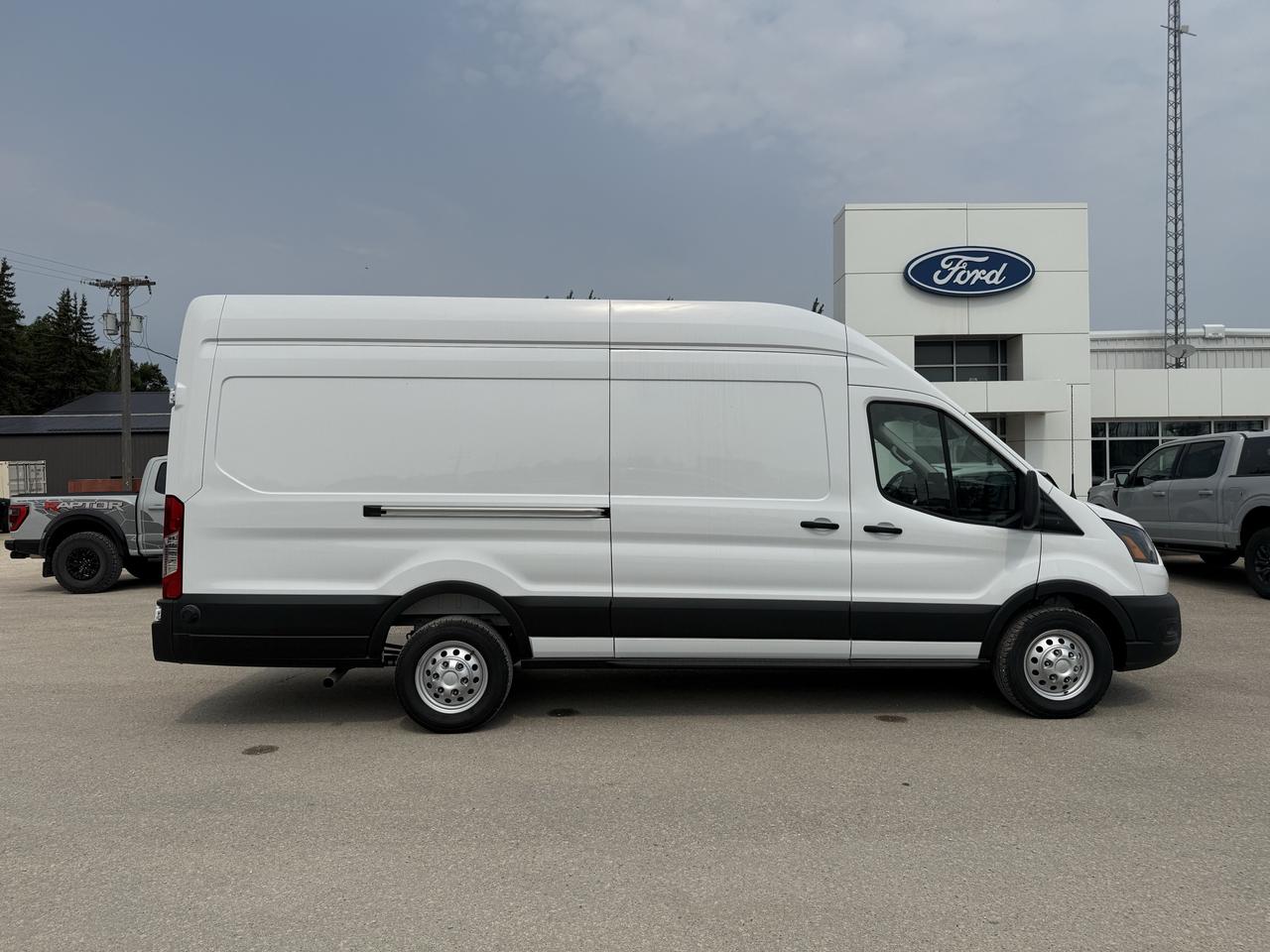 2026 Ford Transit Cargo Van BASE T-350 148 EL Hi Rf 9500 GVWR AWD Photo0