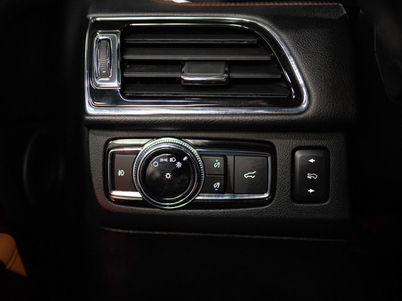 2021 Lincoln Navigator RESERVE | 7 PASS | HUD | 22 IN Photo