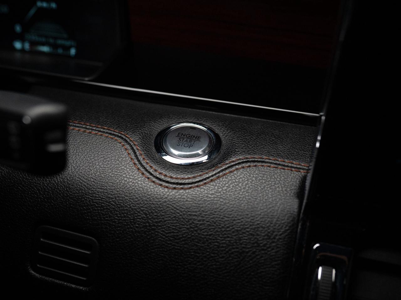 2021 Lincoln Navigator RESERVE | 7 PASS | HUD | 22 IN Photo