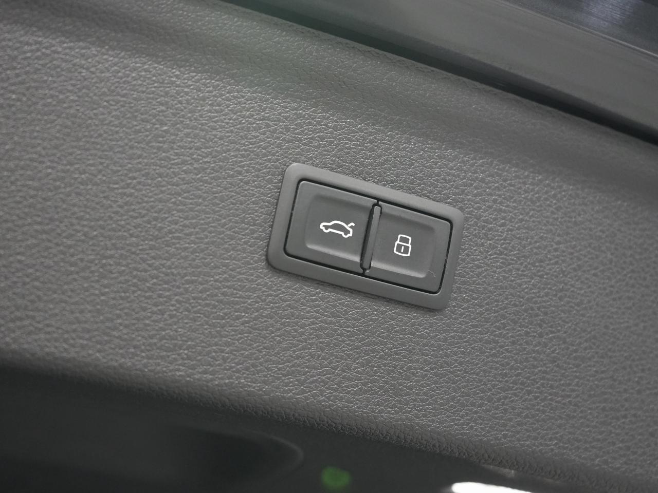 2018 Audi Q5 Progressiv S tronic |PANO|CAM|NAV|DRIVE ASSIT Photo