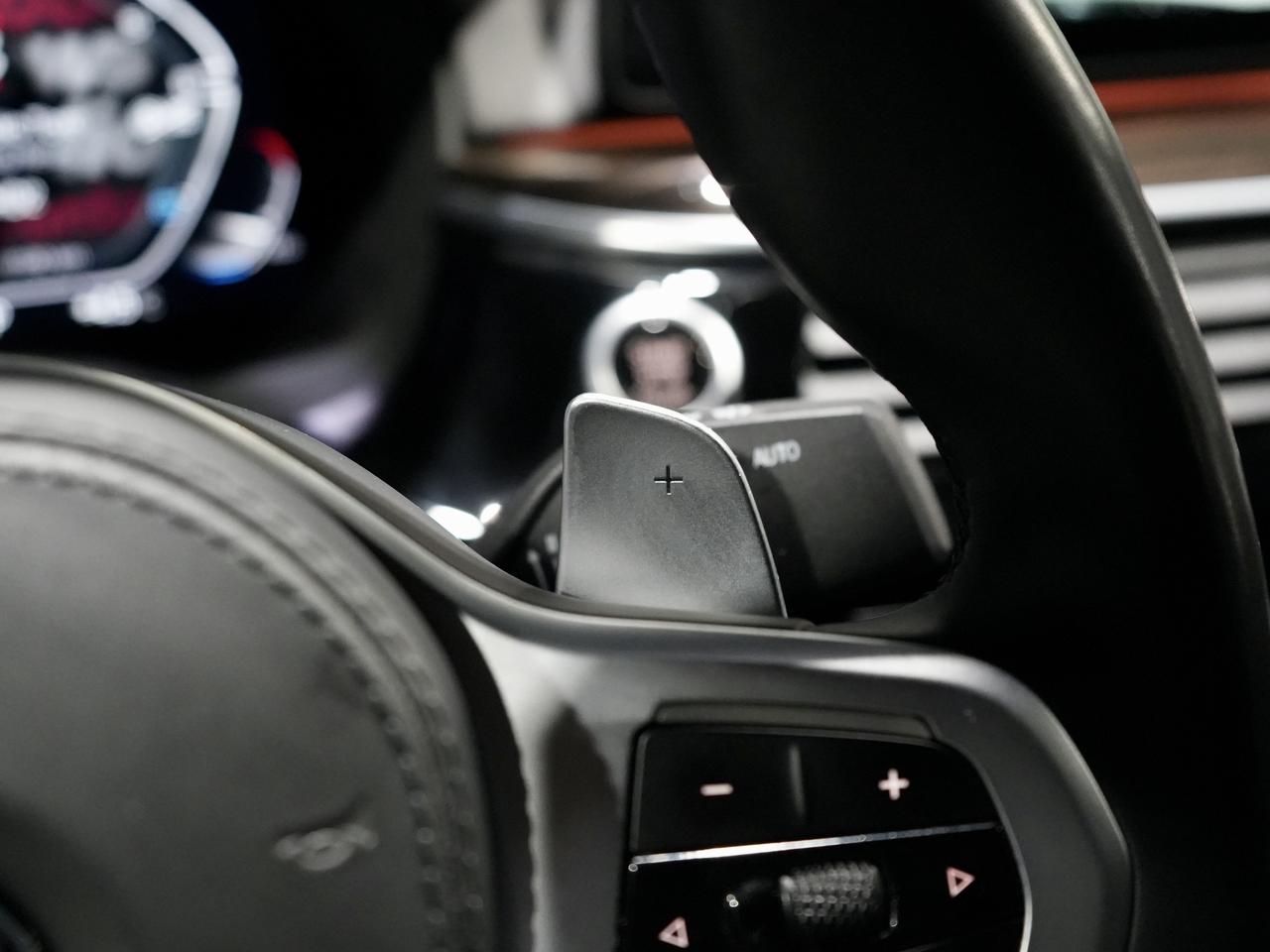 2022 BMW 5 Series M550i xDrive|HUD|HARMAN K|360CAM|ROOF|NO ACCIDENT Photo