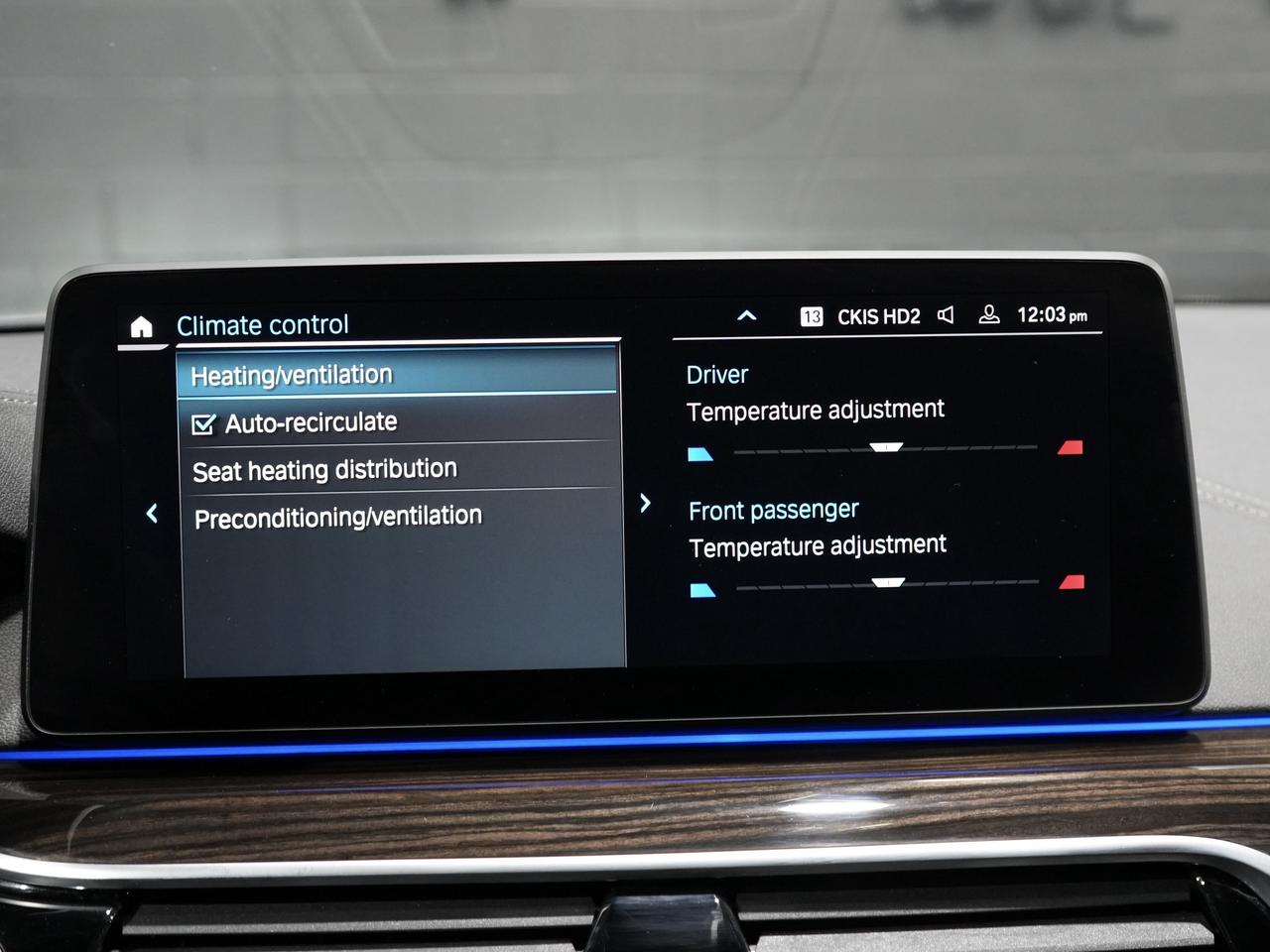 2022 BMW 5 Series M550i xDrive|HUD|HARMAN K|360CAM|ROOF|NO ACCIDENT Photo