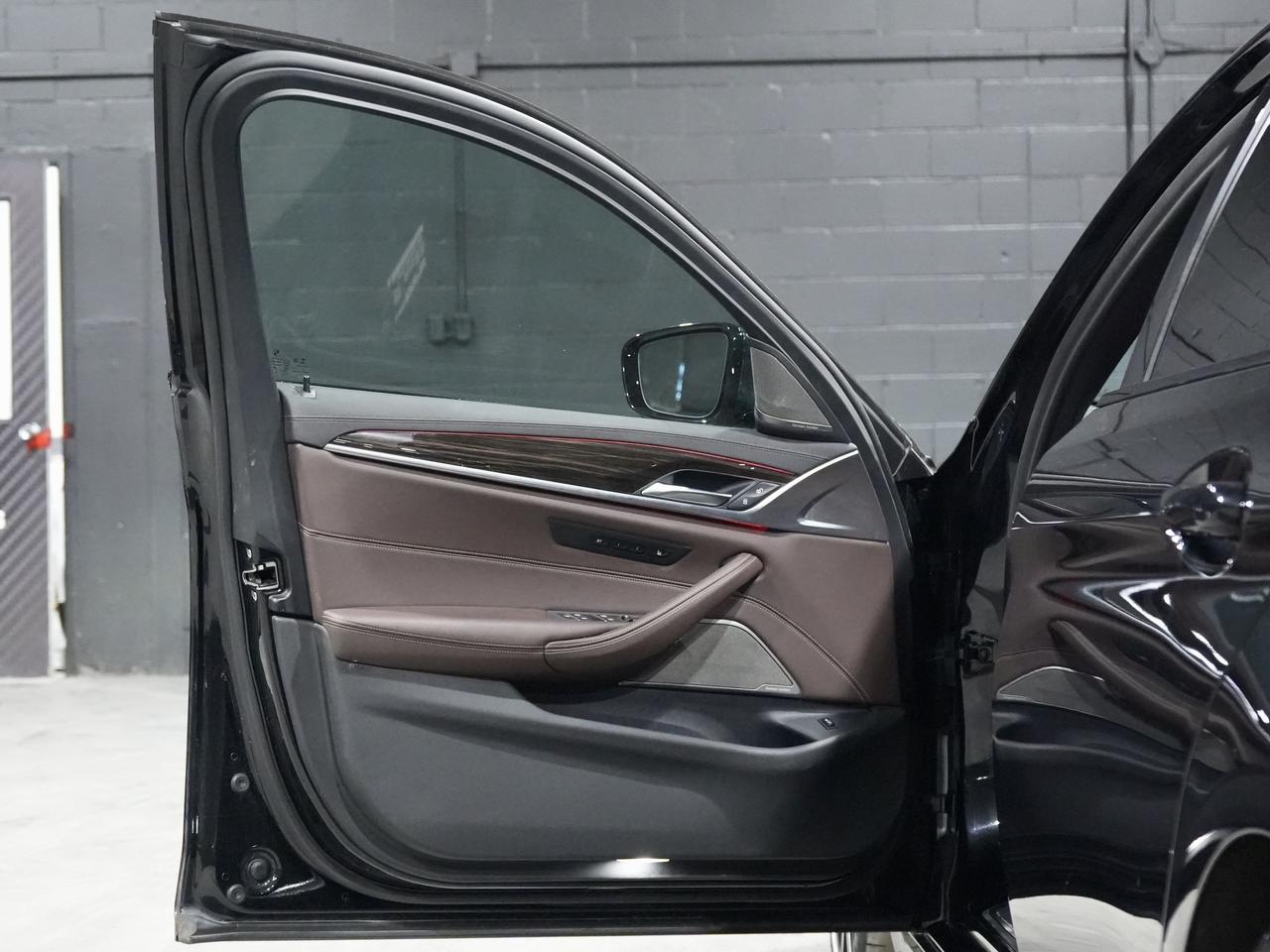 2022 BMW 5 Series M550i xDrive|HUD|HARMAN K|360CAM|ROOF|NO ACCIDENT Photo