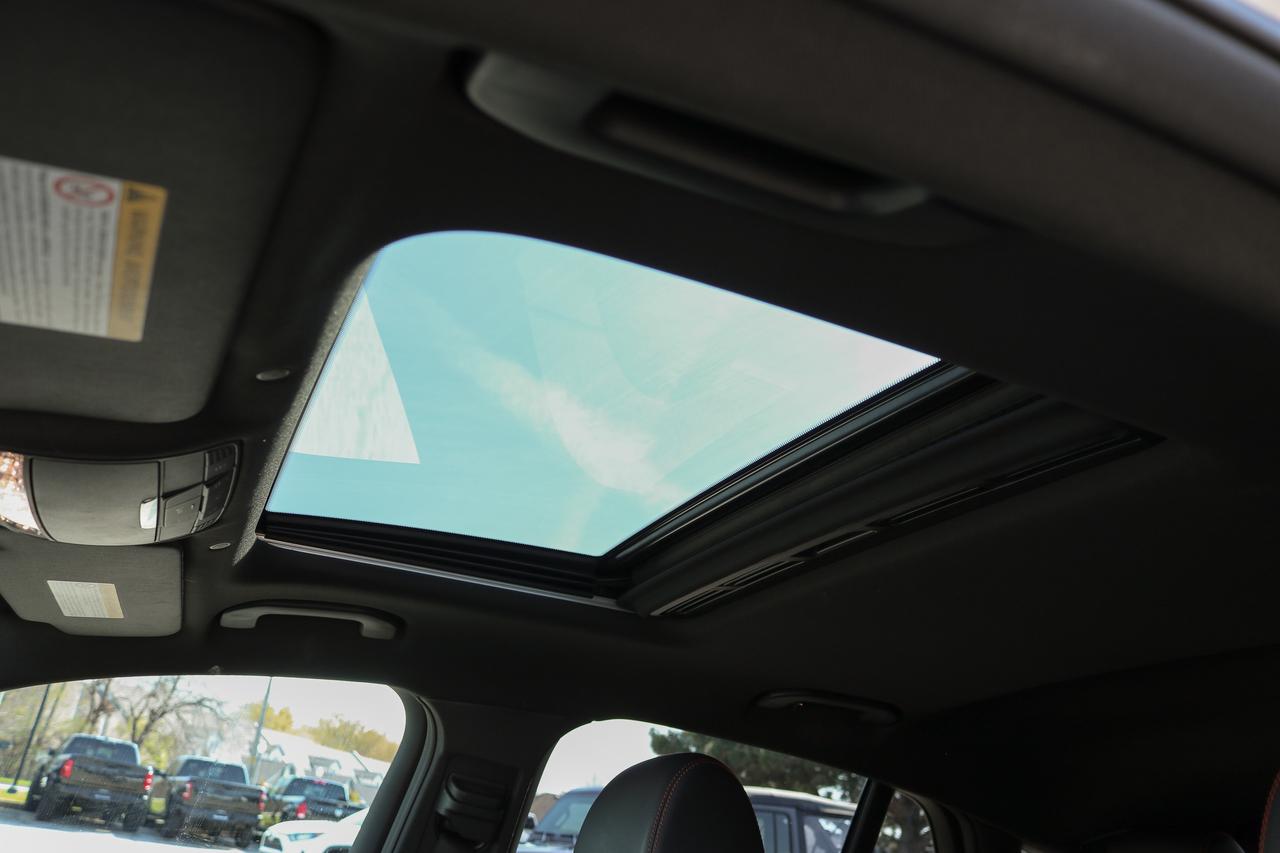 2023 Mercedes-Benz GLC GLC 300 4MATIC Coupe | NAVIGATION | SUNROOF | Photo