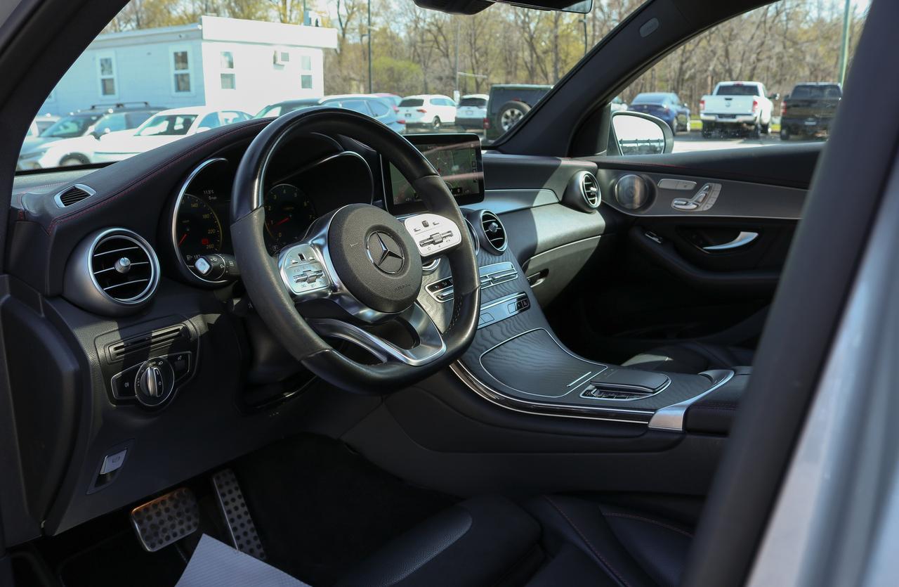 2023 Mercedes-Benz GLC GLC 300 4MATIC Coupe | NAVIGATION | SUNROOF | Photo