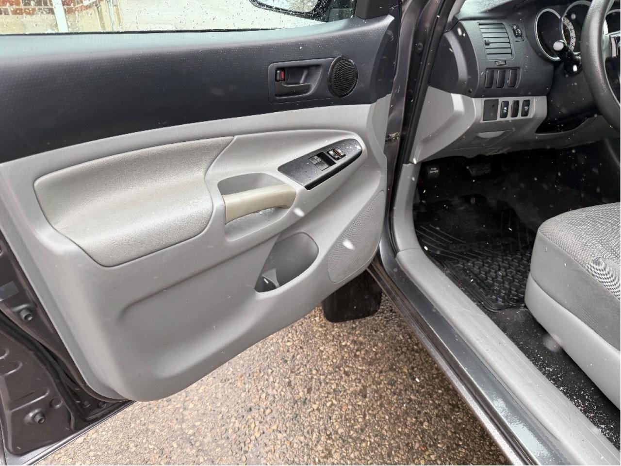 2014 Toyota Tacoma 4X4 | 4Cylinder | 2Sets Of Tires W Rims Photo