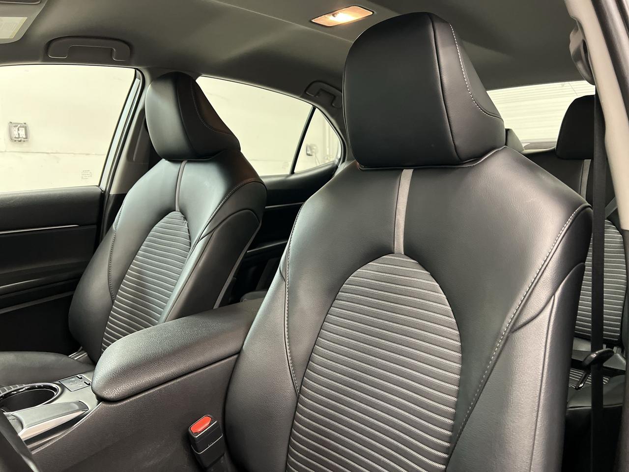 2020 Toyota Camry SE | ONLY 55,000KMS! | HTD LEATHER | CARPLAY | A/C Photo