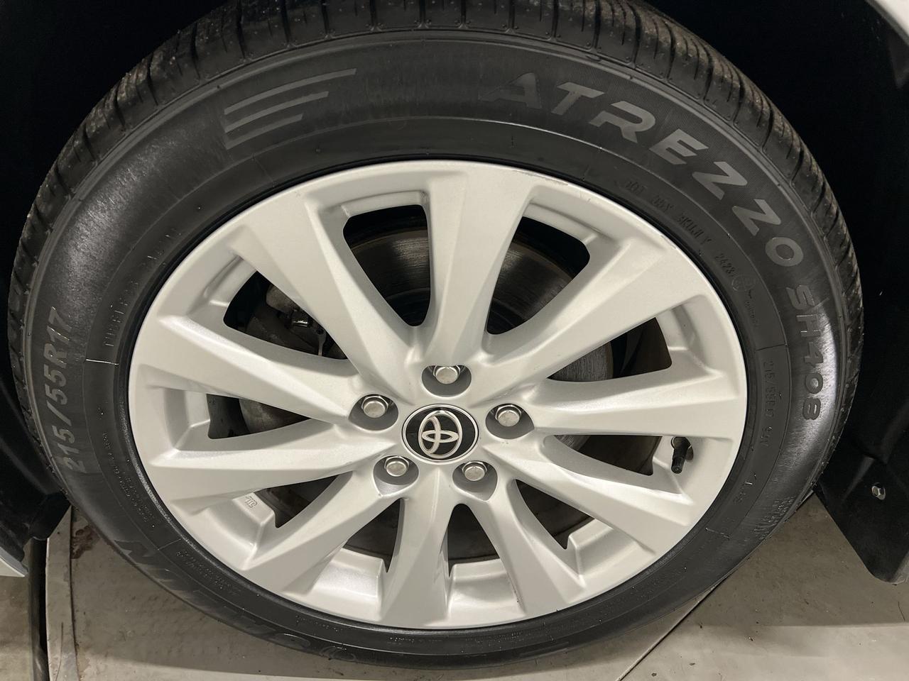 2020 Toyota Camry SE | ONLY 55,000KMS! | HTD LEATHER | CARPLAY | A/C Photo
