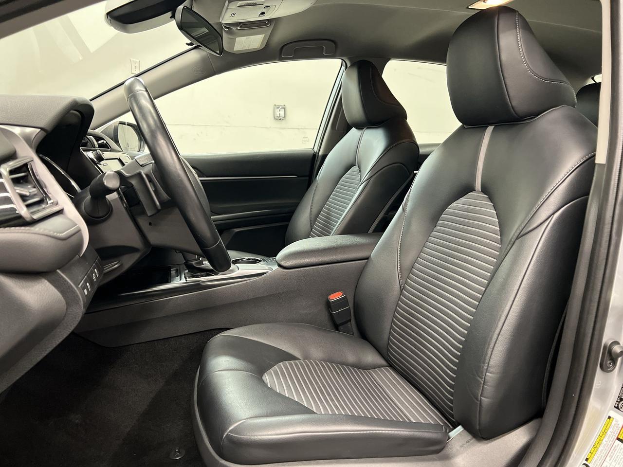 2020 Toyota Camry SE | ONLY 55,000KMS! | HTD LEATHER | CARPLAY | A/C Photo