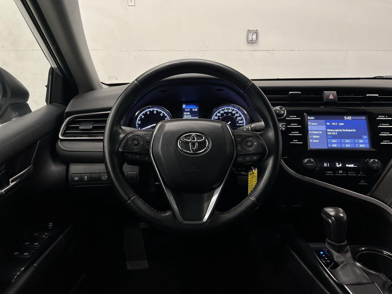 2020 Toyota Camry SE | ONLY 55,000KMS! | HTD LEATHER | CARPLAY | A/C Photo