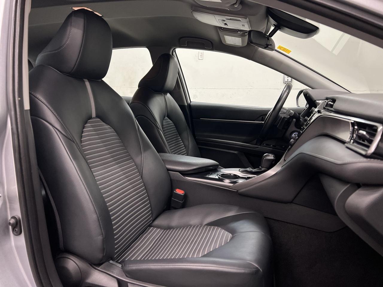 2020 Toyota Camry SE | ONLY 55,000KMS! | HTD LEATHER | CARPLAY | A/C Photo