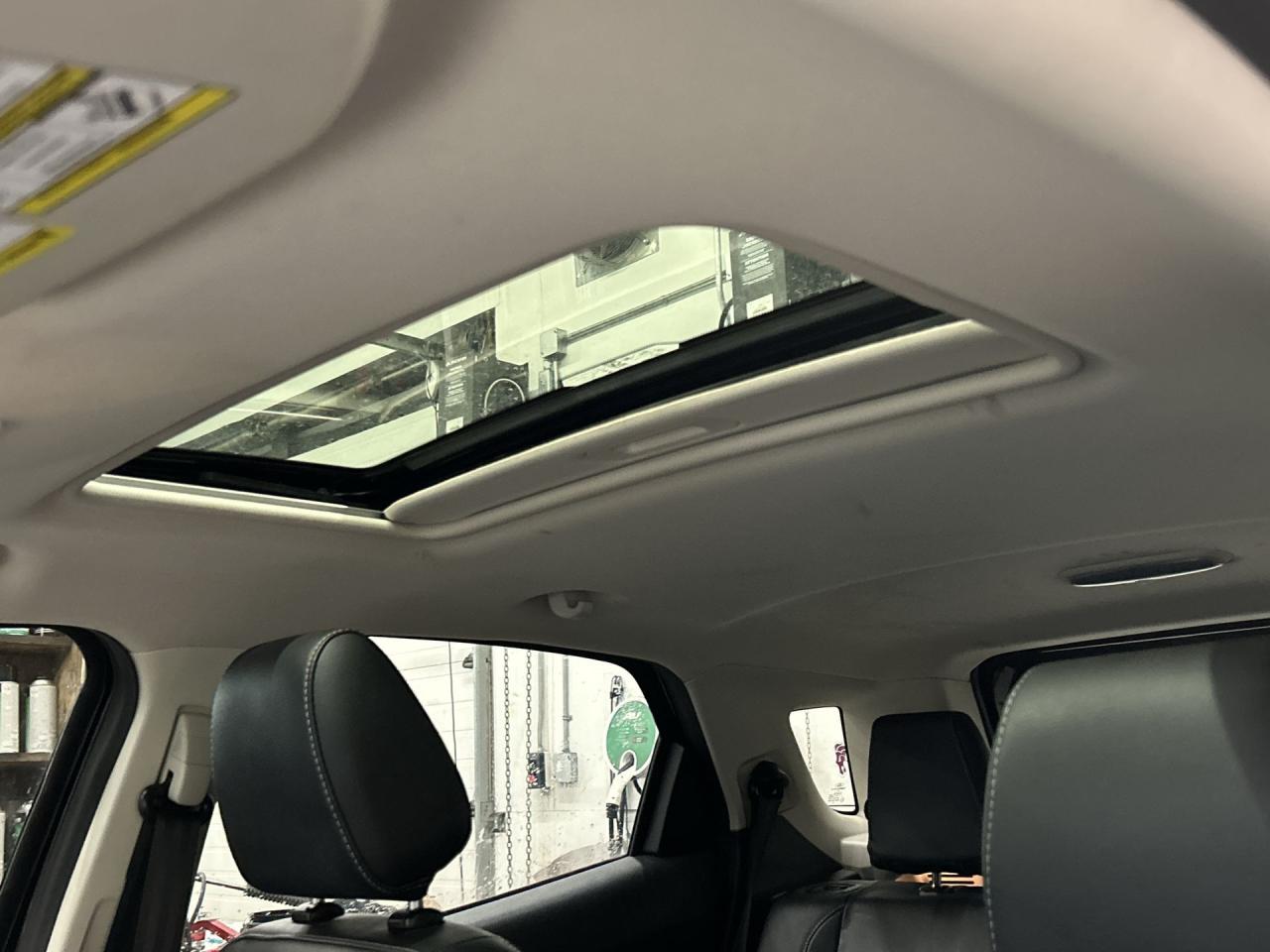 2020 Ford EcoSport SES AWD | HTD LEATHER | SUNROOF | BLIND SPOT | A/C Photo